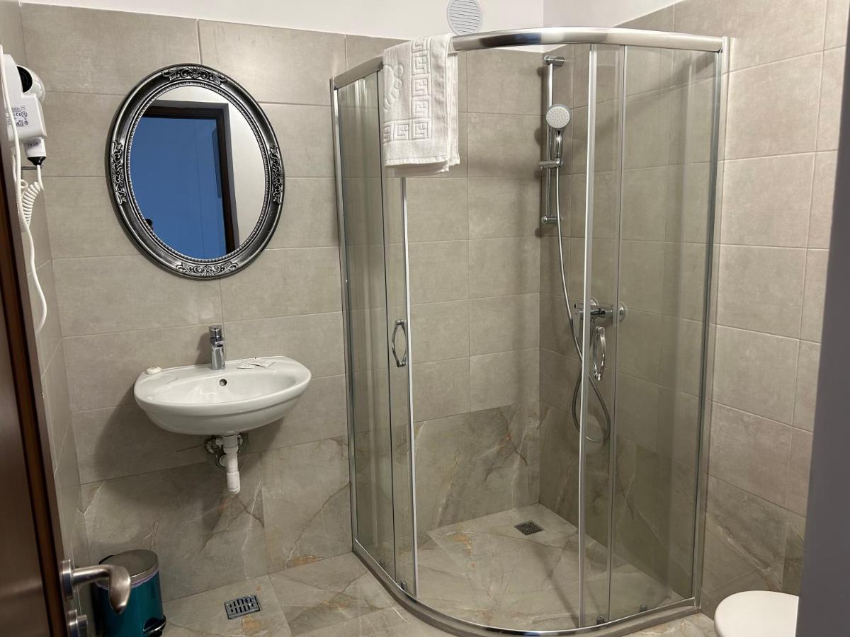 White House Hotel Alexandria Bagian luar foto